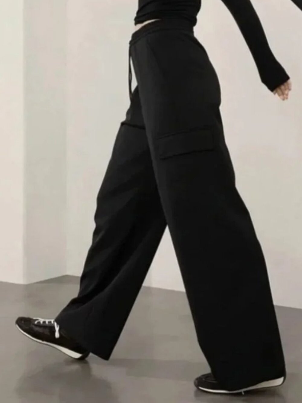 New Athleta Promenade Cargo Pants in Black